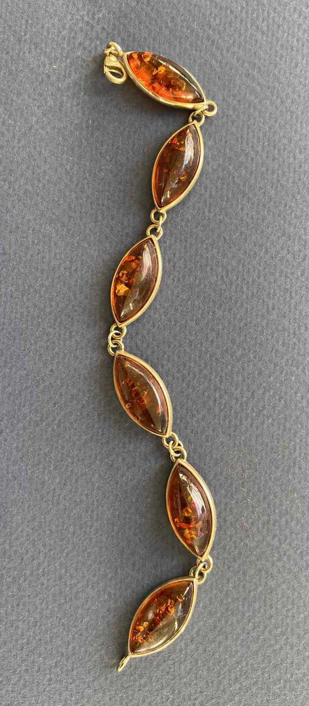 Baltic Amber Marquise Link Bracelet in 9ct Gold