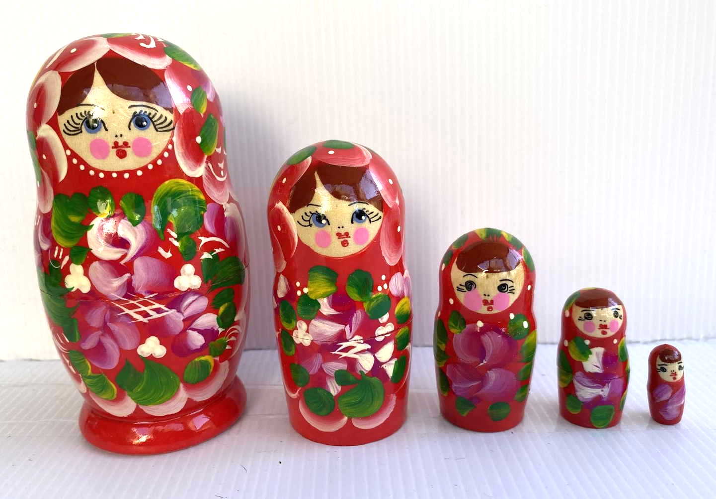 Artists Matryoshka red with green flowers (5 Nested)