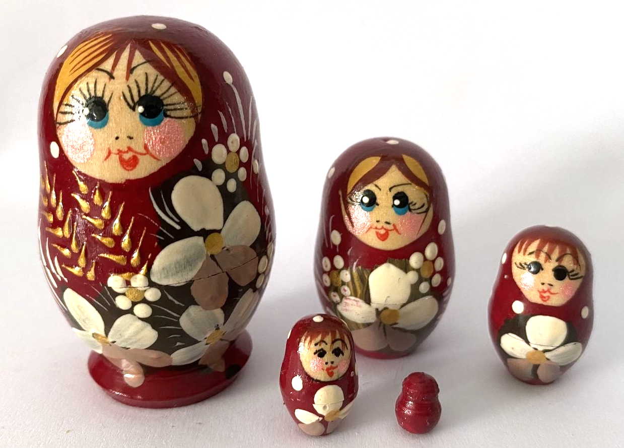 Miniature Dark Red Wheat & White Daisy Nesting Dolls – 5 Nested Set - 55mm