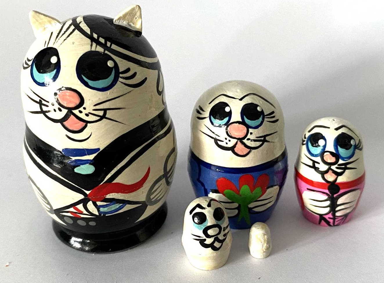 Miniature Ninja Cat Nesting Dolls – 5 Nested Set - 55mm