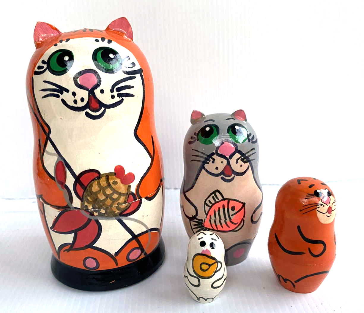 Miniature Cat Family Nesting Dolls – 5 Nested Set