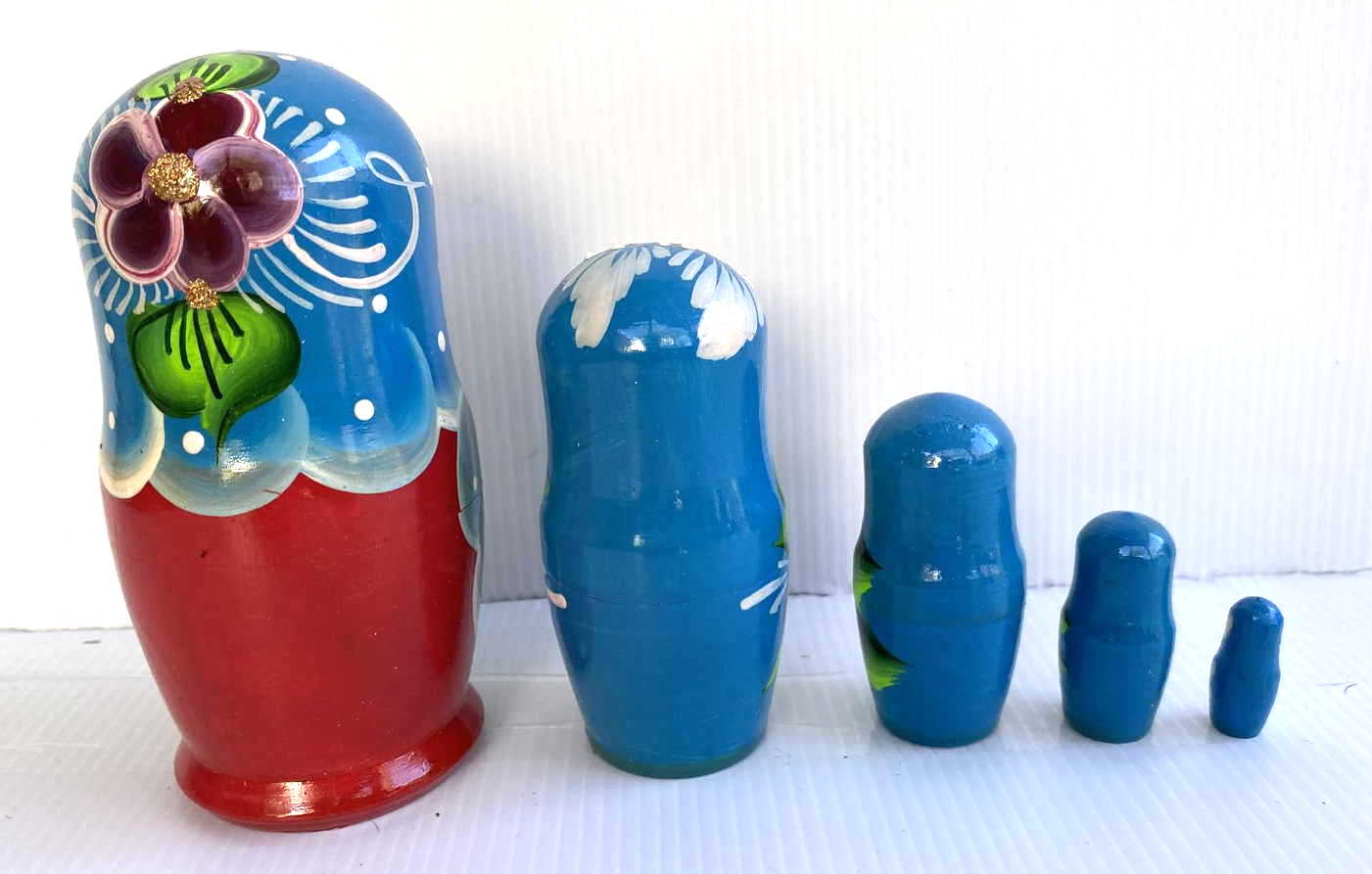 Artists Matryoshka blue with red base (5 nested)