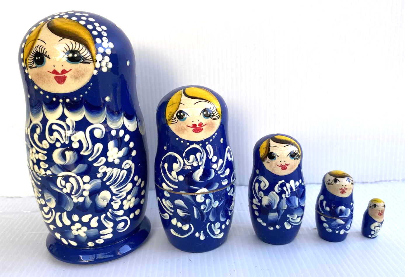 Artists Matryoshka blue with white pattern (5 Nested)