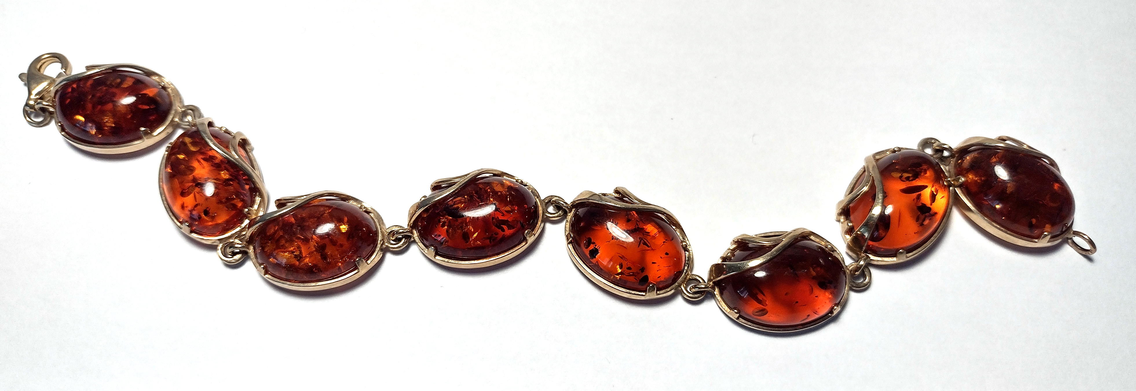 Baltic Amber Bracelet set in 9 carat gold