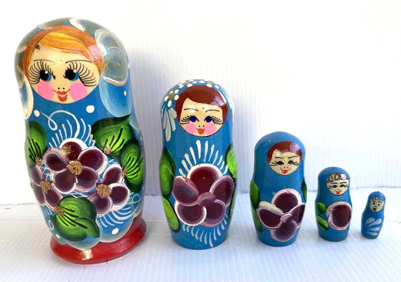 Artists Matryoshka blue with red base (5 nested)