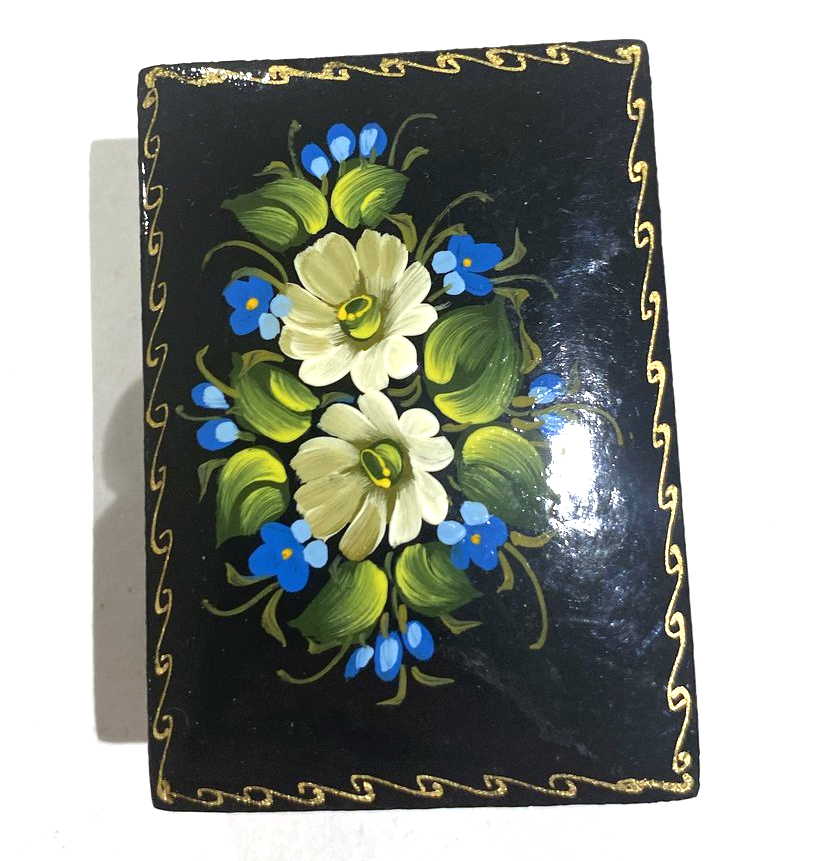 Daisies and Forget-me-nots Lacquer Trinket Box