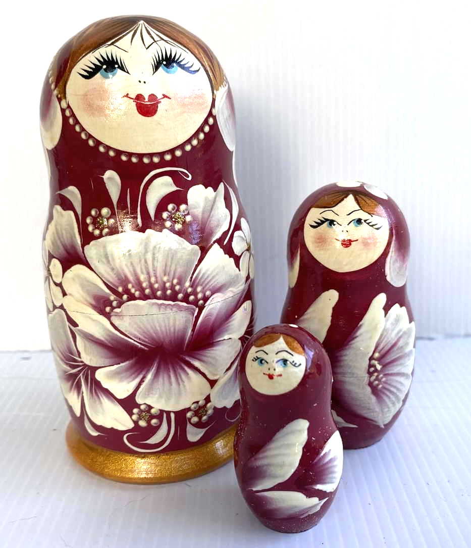 Artists Matryoshka crimson (5 nested)