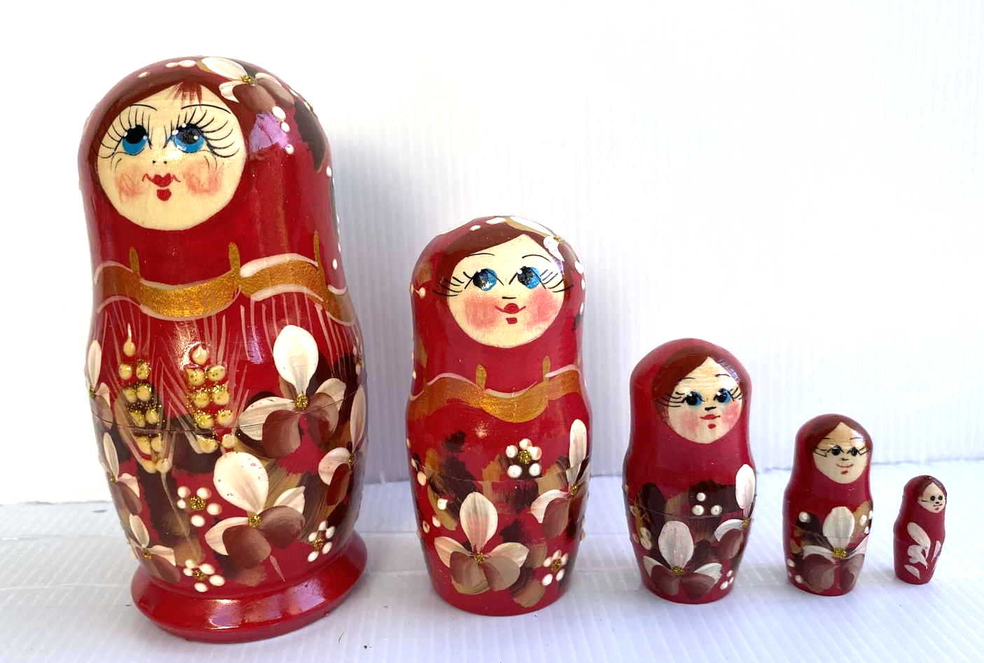 Artists Matryoshka Khokloma style red (5 Nested)