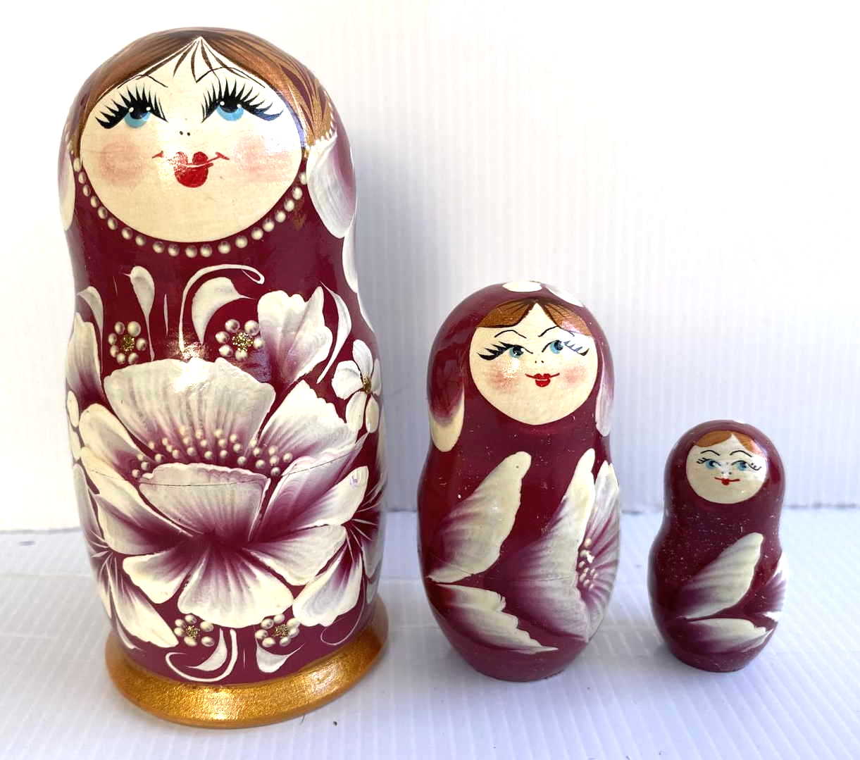 Artists Matryoshka crimson (5 nested)
