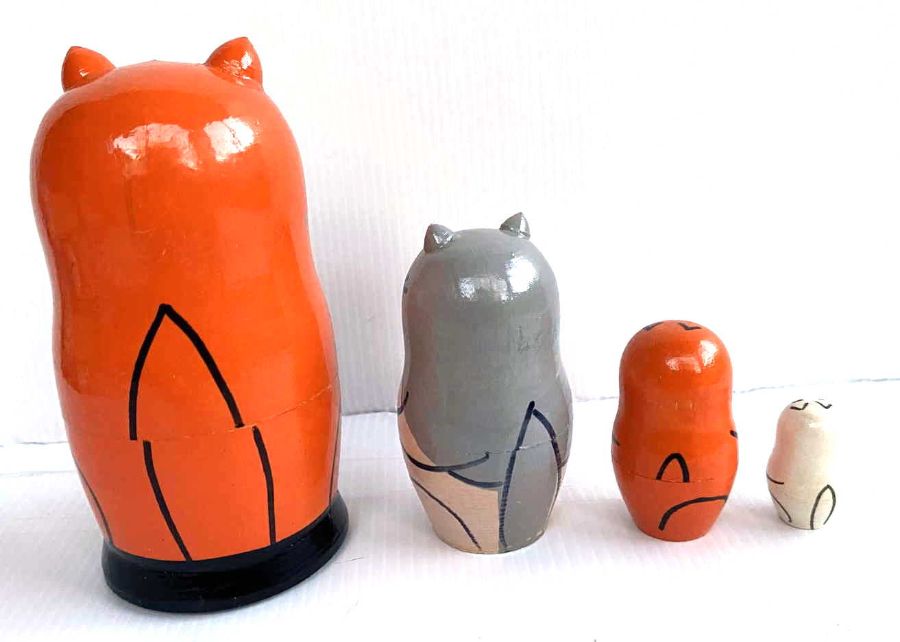 Miniature Cat Family Nesting Dolls – 5 Nested Set