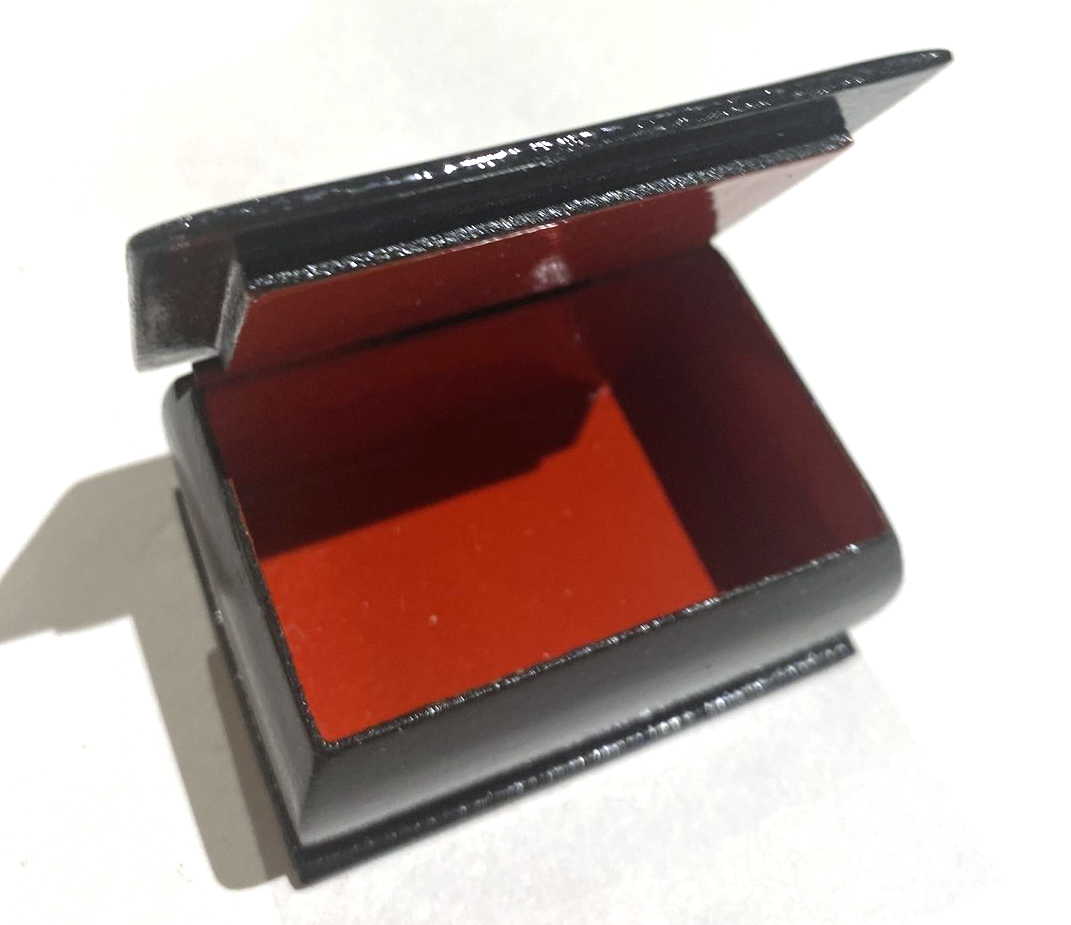 Scarlet Flower Lacquer Trinket Box