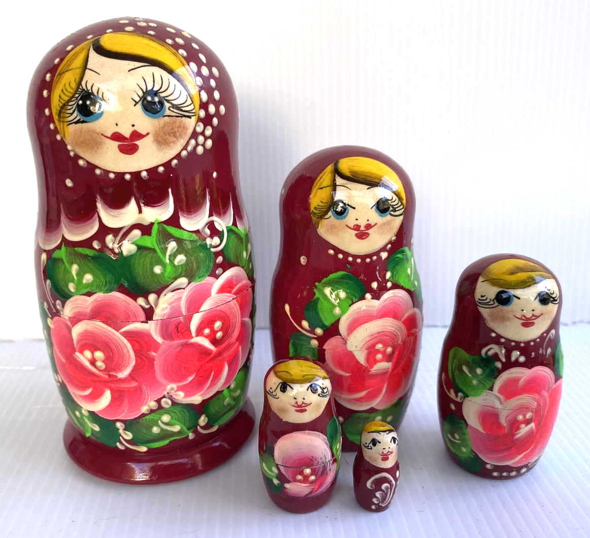 Artists Matryoshka crimson with green/red flowers (5 Nested)