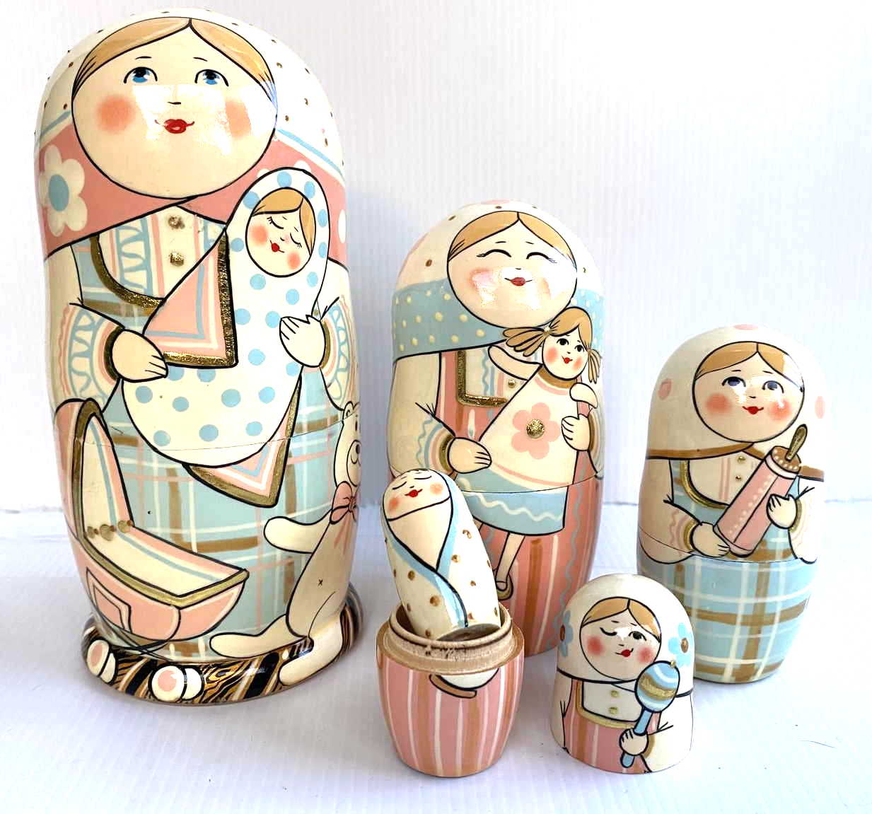 Pastel Mother & Child Nesting Dolls - 5 Nested Set