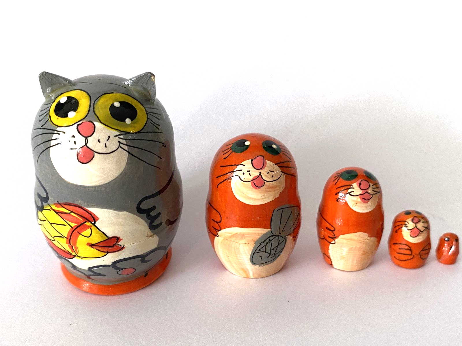Miniature Comic Cat with fish Nesting Dolls – 5 Nested Set - 55mm